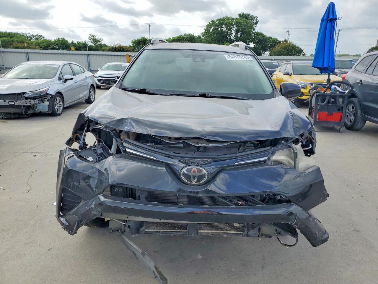 2T3ZFREV2JW495121 2018 TOYOTA RAV4 photo no. 5