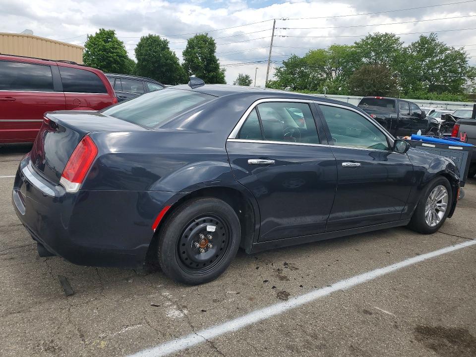 2017 CHRYSLER 300C — Фото 3 из 12