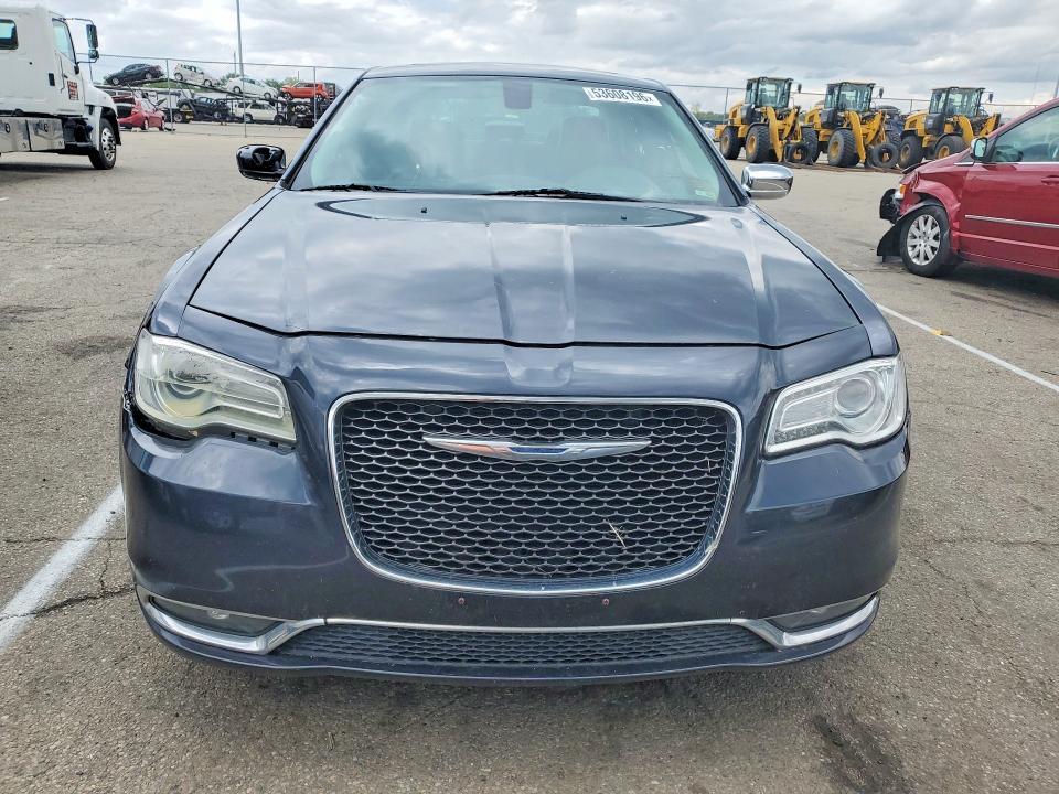 2017 CHRYSLER 300C — Фото 5 из 12