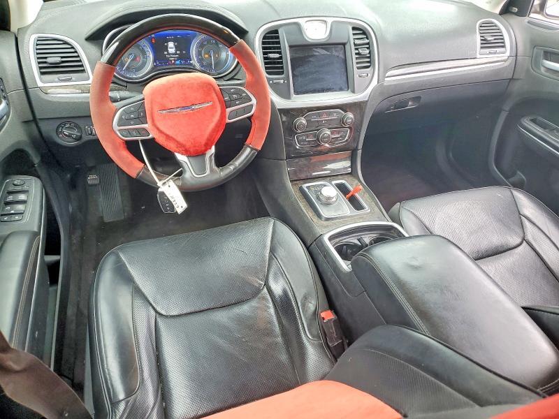 2017 CHRYSLER 300C — Фото 8 из 12