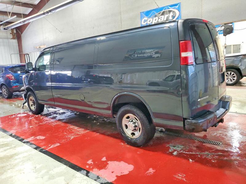 1GCZGHFG6H1130070 2017 CHEVROLET EXPRESS G3500 photo no. 2