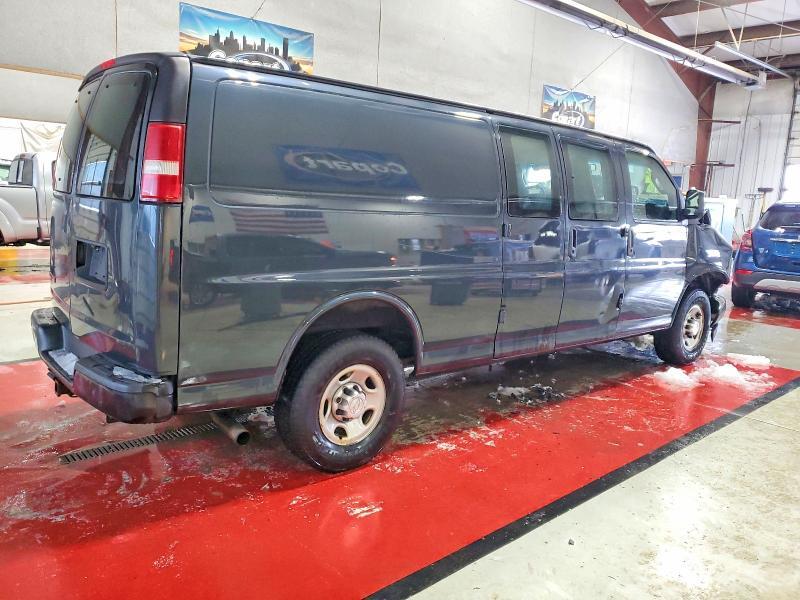 1GCZGHFG6H1130070 2017 CHEVROLET EXPRESS G3500 photo no. 3