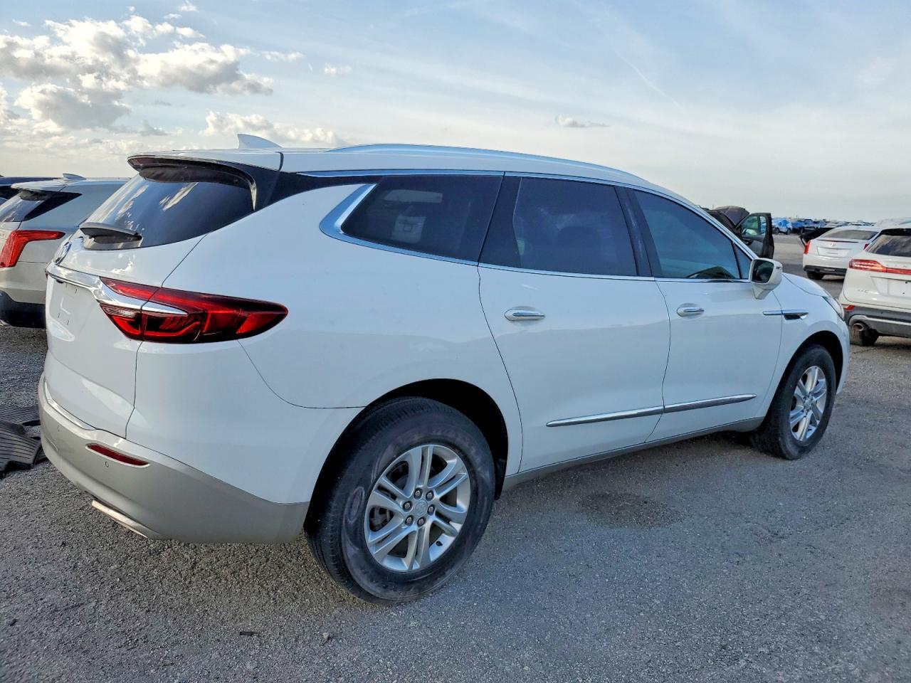2020 BUICK ENCLAVE ESSENCE — Фото 3 из 12