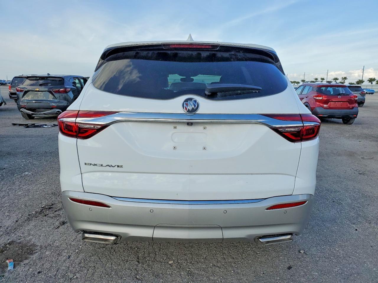2020 BUICK ENCLAVE ESSENCE — Фото 6 из 12