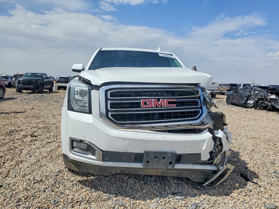 2017 GMC YUKON XL K1500 SLT — Фото 5 из 13