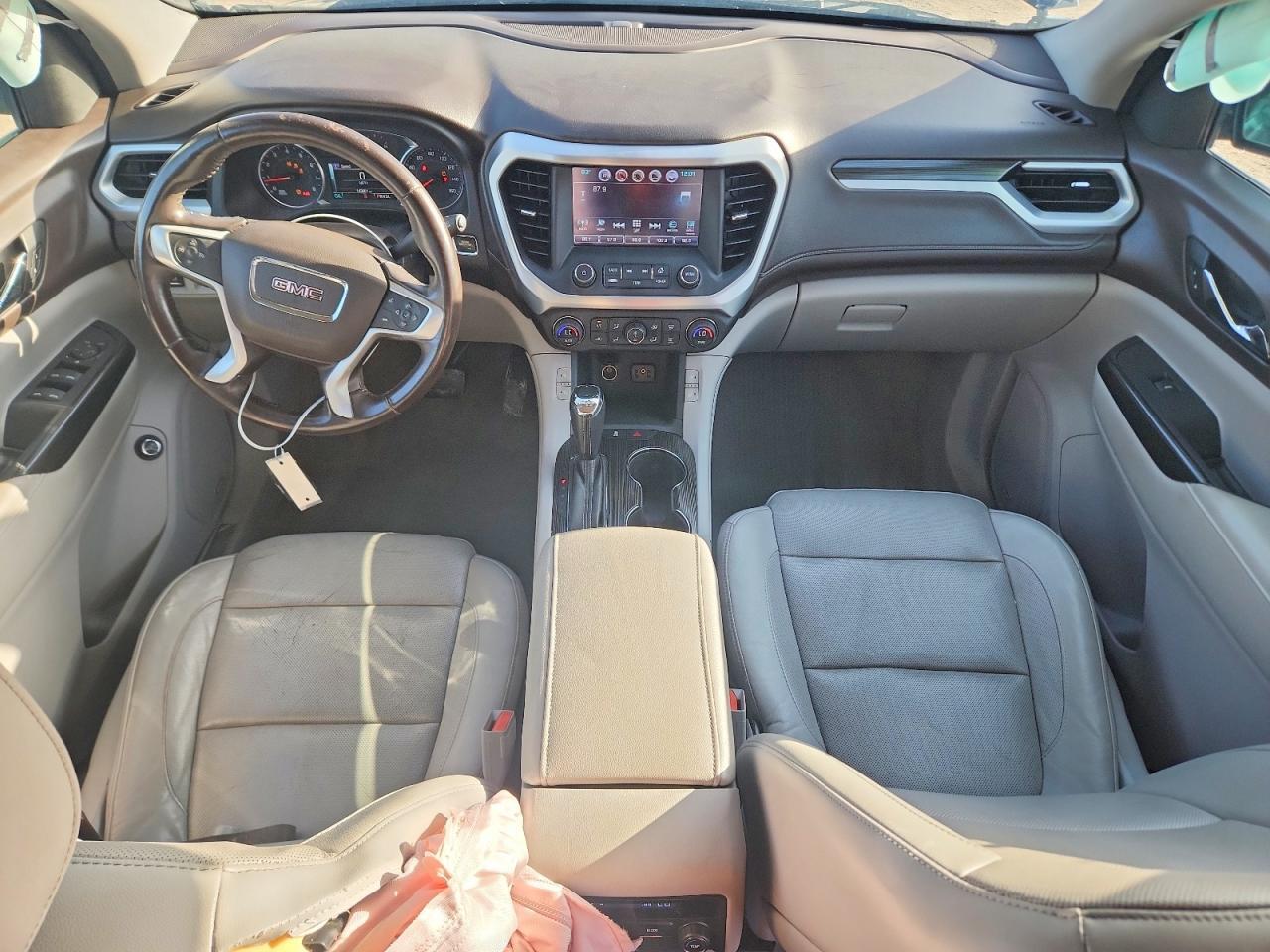 2017 GMC ACADIA SLT-1 — Фото 8 из 13