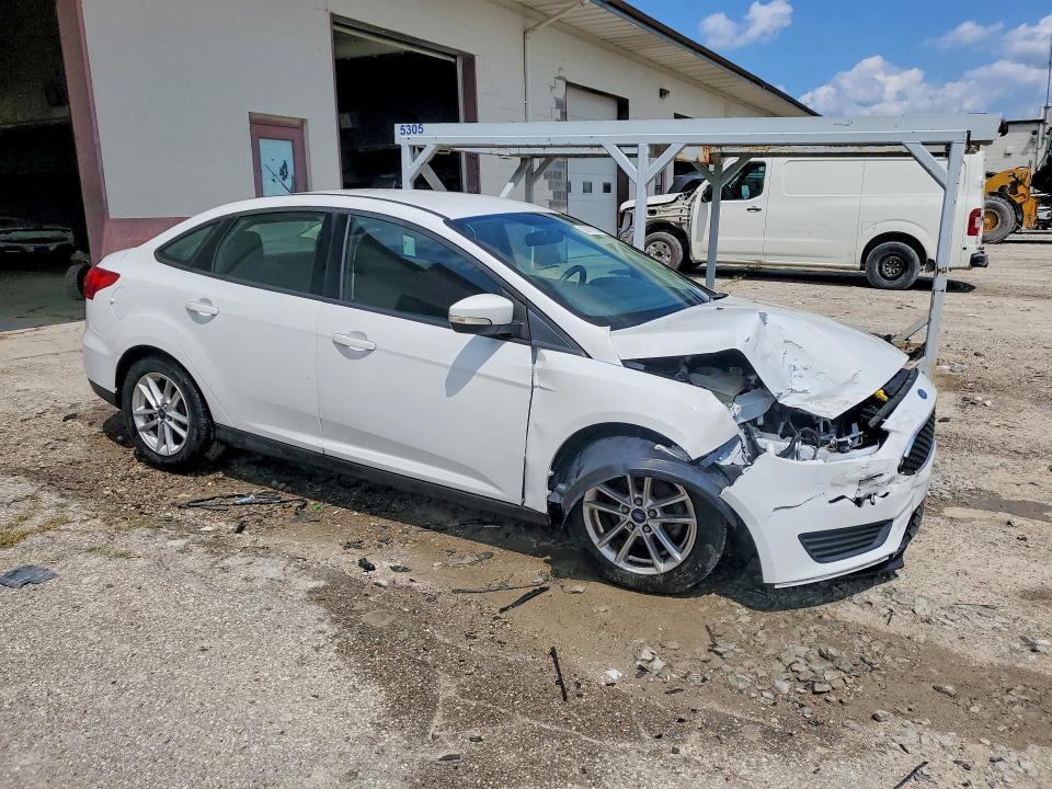 1FADP3F27HL267482 2017 FORD FOCUS photo no. 4
