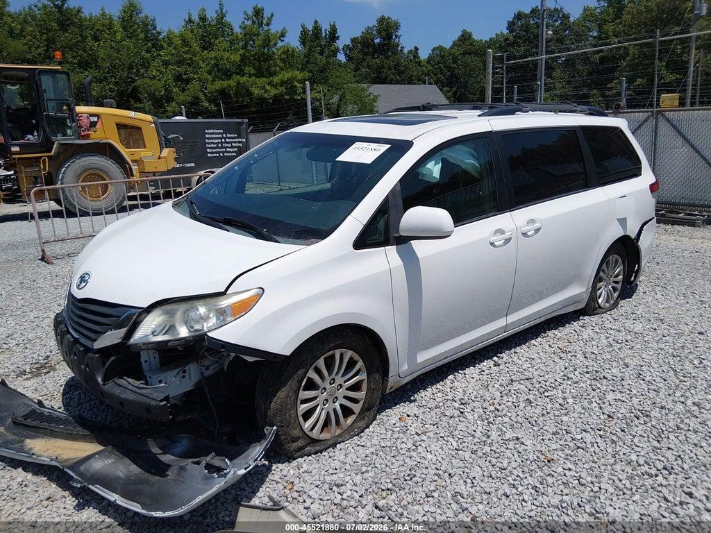 5TDYK3DC7DS358492 2013 TOYOTA SIENNA photo no. 2