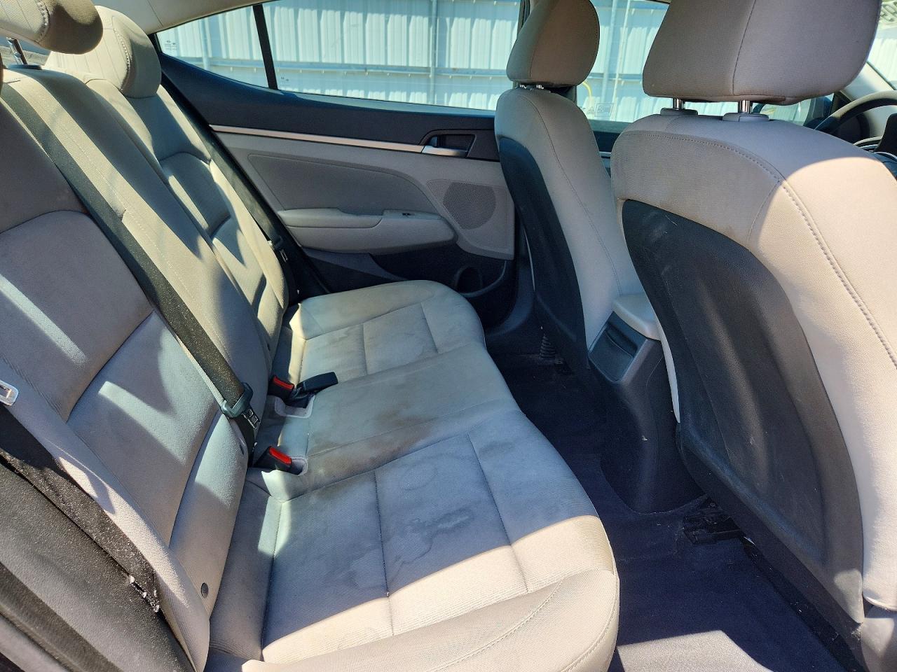 2017 HYUNDAI ELANTRA SE — Фото 10 из 12