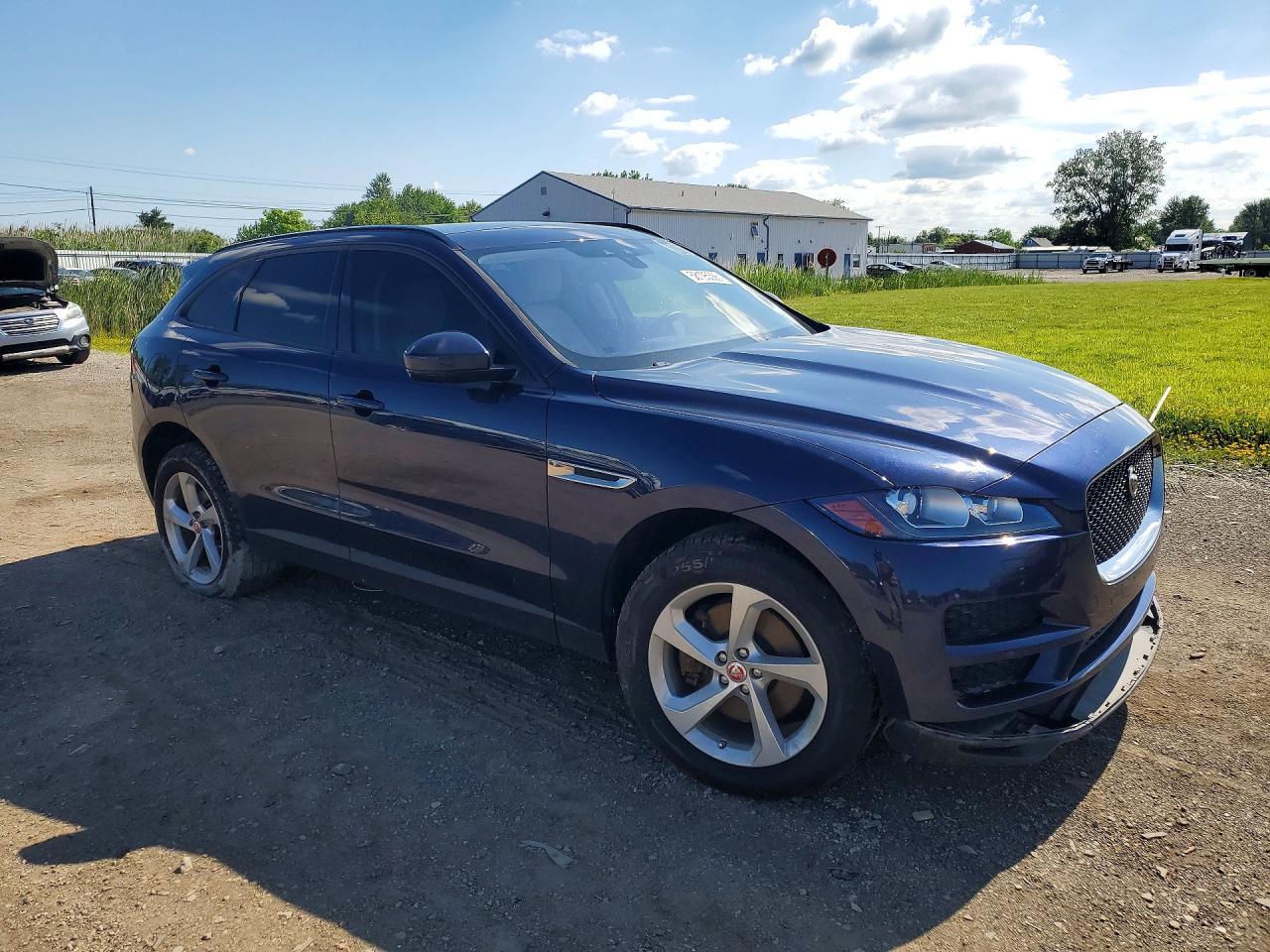 2017 JAGUAR F-PACE PREMIUM — Фото 4 из 13