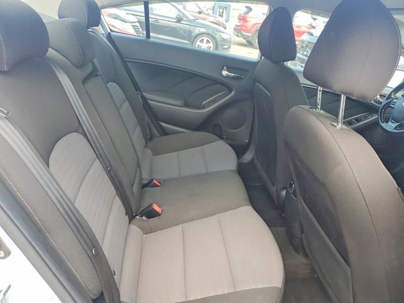 3KPFL4A81HE087147 2017 KIA FORTE photo no. 10