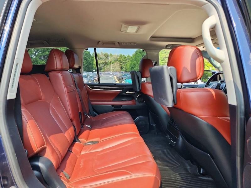 2017 LEXUS LX 570 — Фото 11 из 14