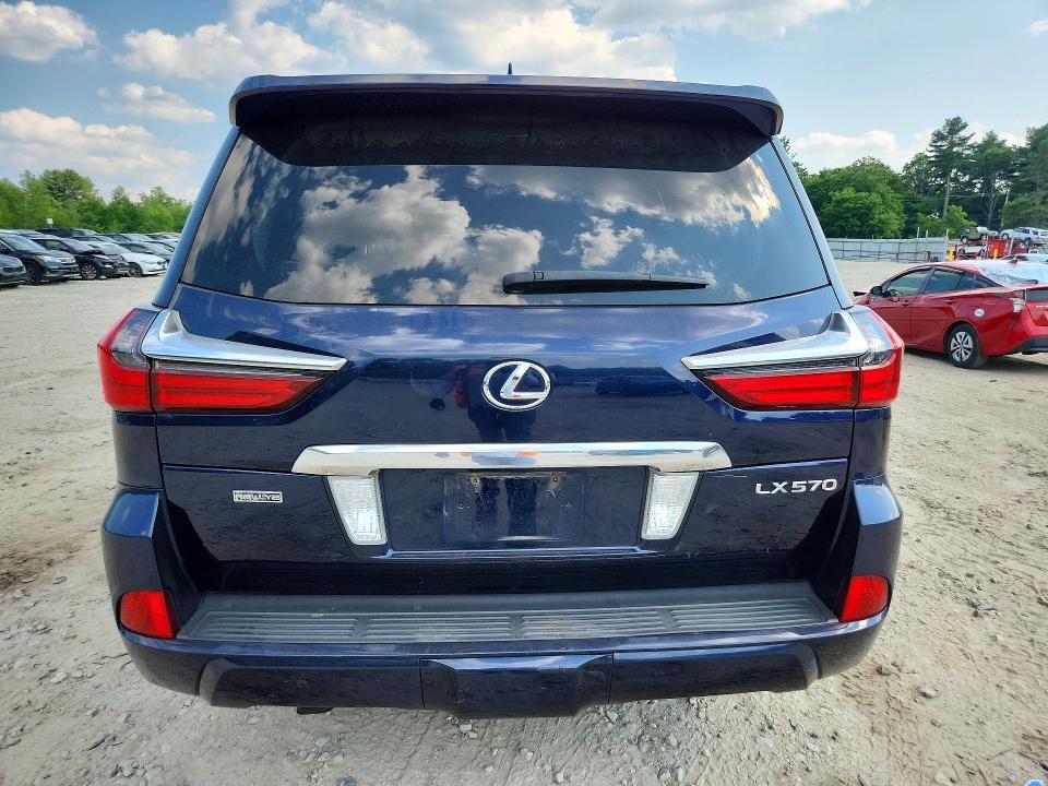 2017 LEXUS LX 570 — Фото 6 из 14