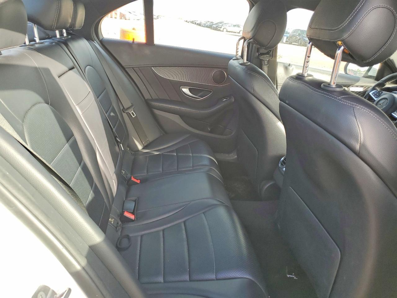 2017 MERCEDES-BENZ C 300 — Фото 10 из 12