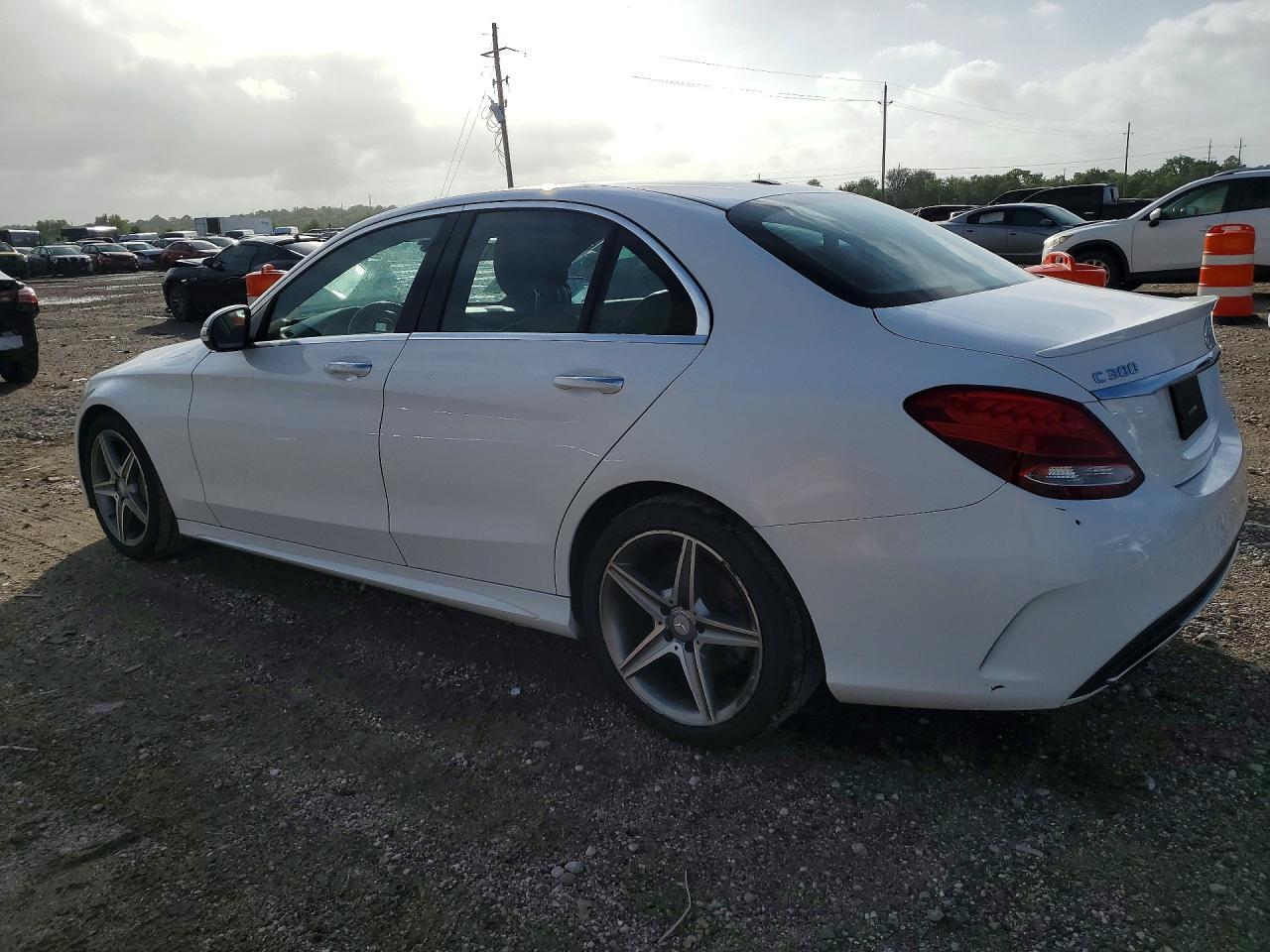 2017 MERCEDES-BENZ C 300 — Фото 2 из 12