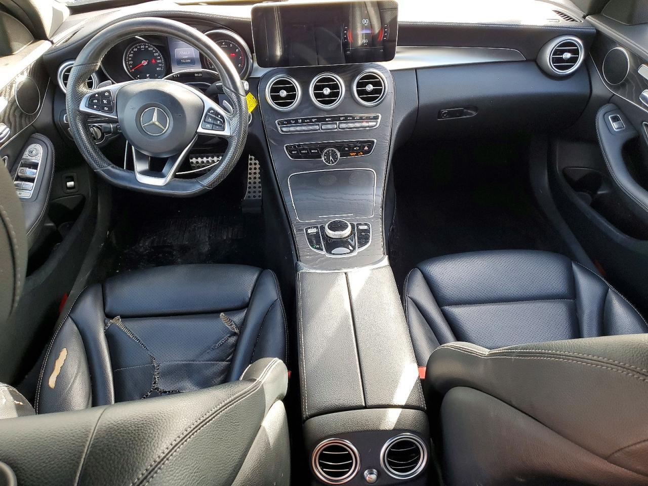 2017 MERCEDES-BENZ C 300 — Фото 8 из 12