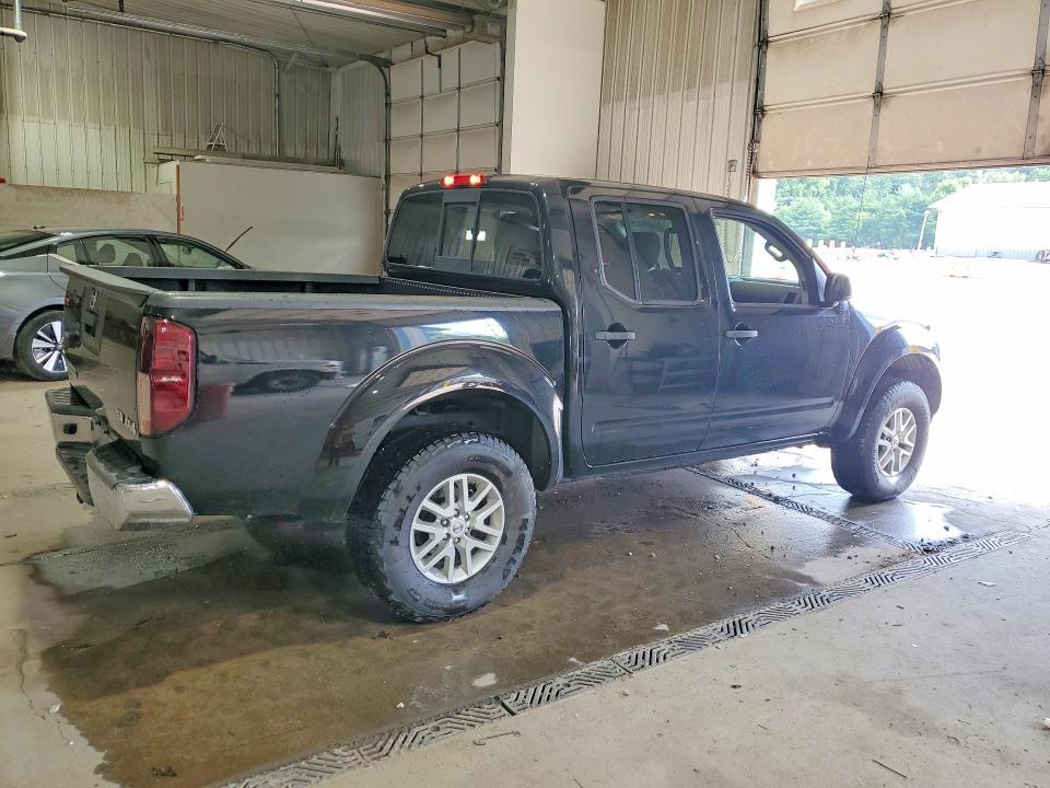 2017 NISSAN FRONTIER SV — Фото 3 из 12