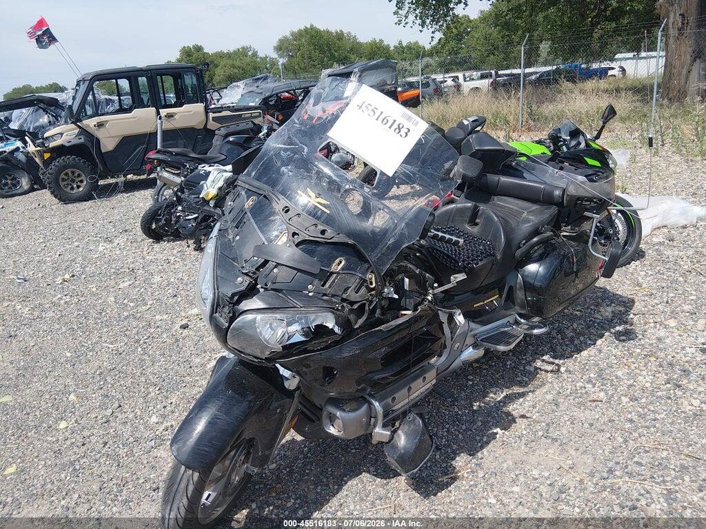 1HFSC47022A102089 2002 HONDA GL1800 photo no. 2