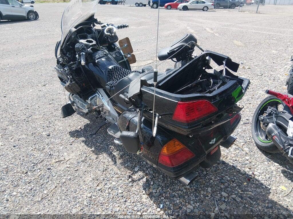 1HFSC47022A102089 2002 HONDA GL1800 photo no. 3