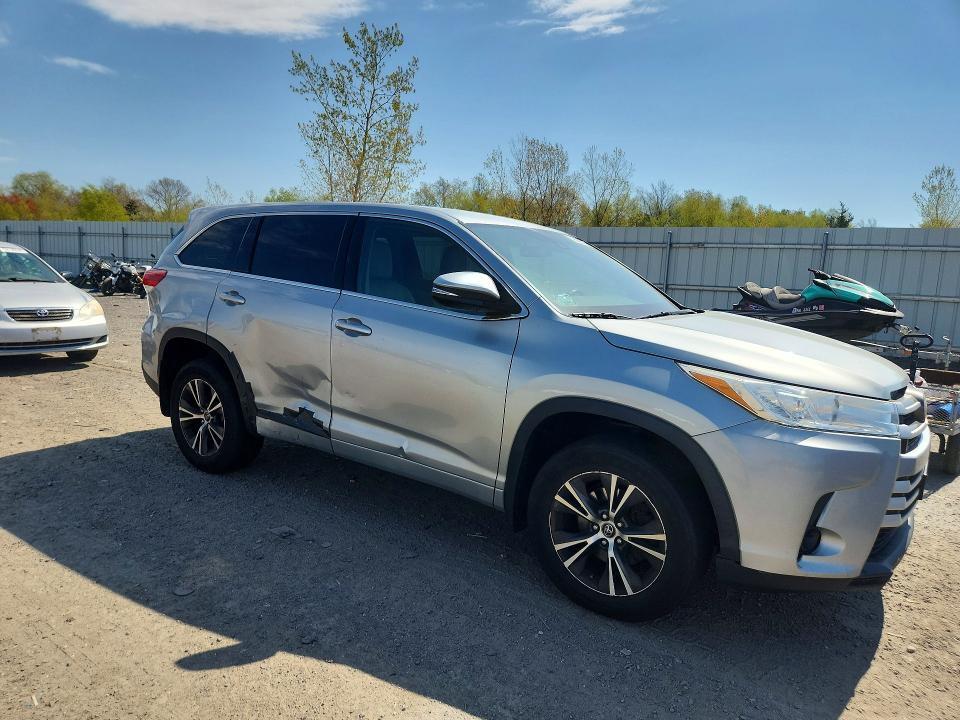 2017 TOYOTA HIGHLANDER LE — Фото 4 из 13