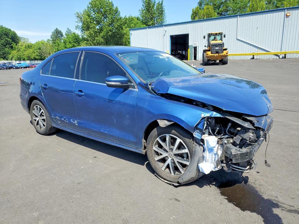 3VWDB7AJ6HM289581 2017 VOLKSWAGEN JETTA photo no. 4