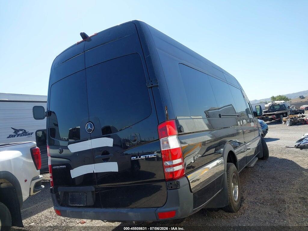 WDAPF1CD9GP262640 2016 MERCEDES-BENZ SPRINTER 3500 photo no. 4