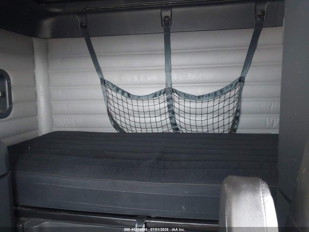 3AKJHHFG7RSUR4592 2024 FREIGHTLINER NEW CASCADIA 126 photo no. 7