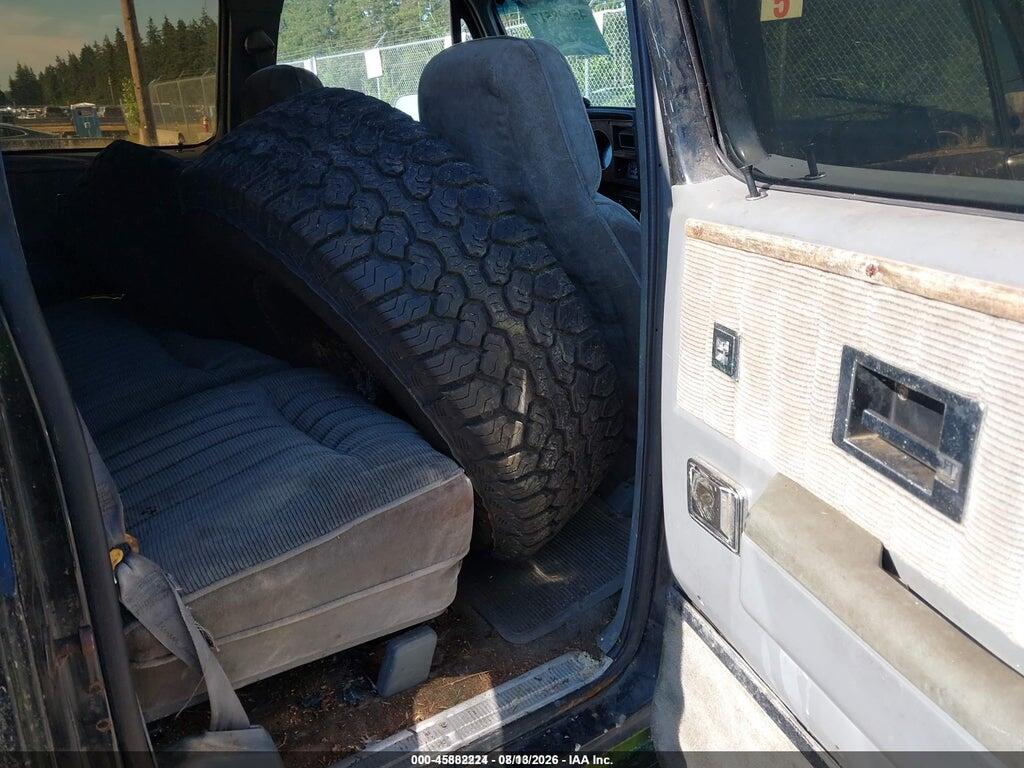 1GNGV26K2KF136514 1989 CHEVROLET SUBURBAN photo no. 8
