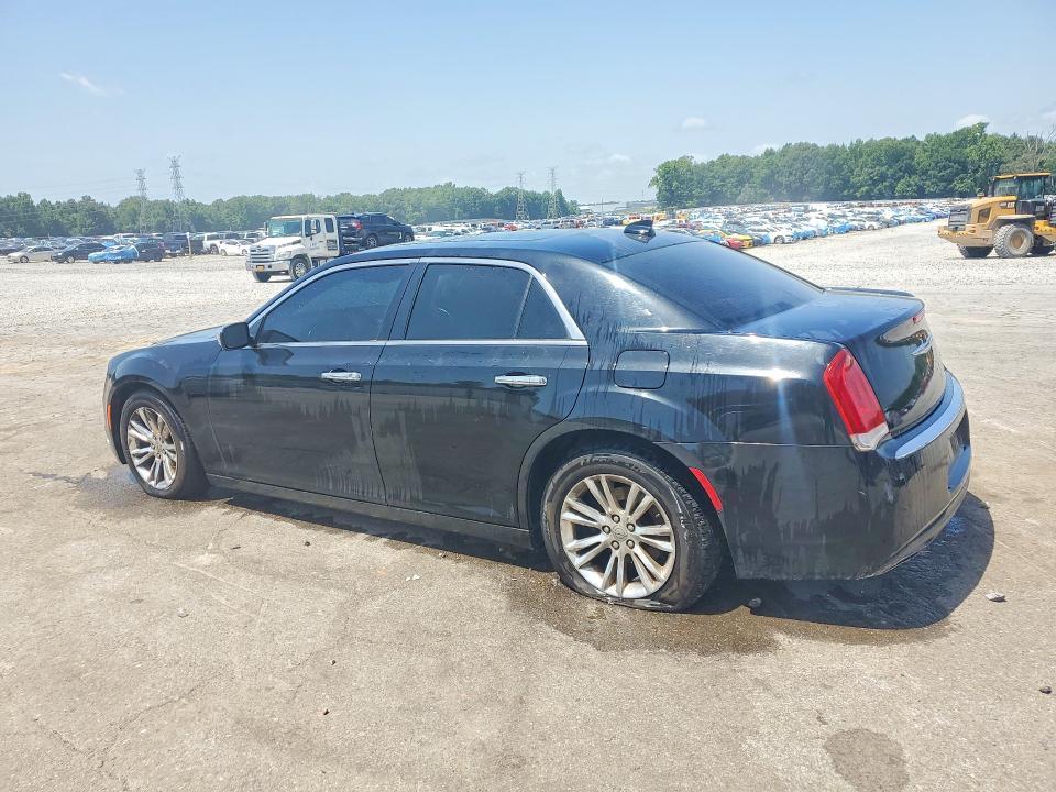 2016 CHRYSLER 300C — Фото 2 из 12