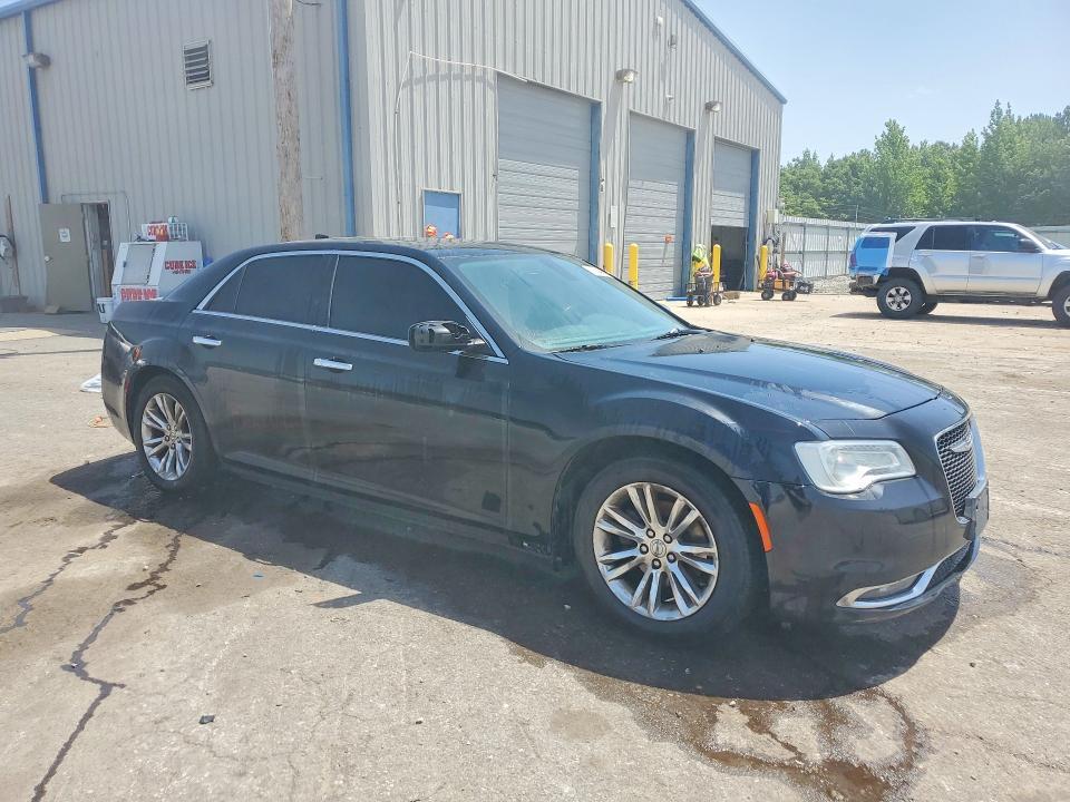 2016 CHRYSLER 300C — Фото 4 из 12