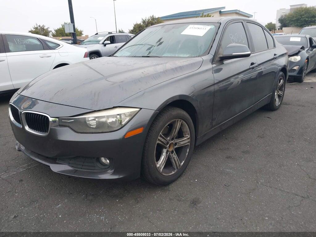WBA3B1C52DF462662 2013 BMW 320I photo no. 2