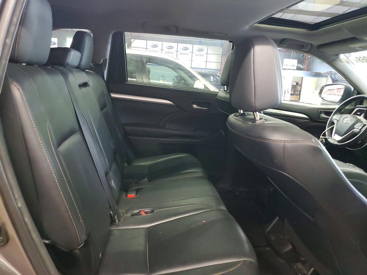 2016 TOYOTA HIGHLANDER XLE — Фото 11 из 13
