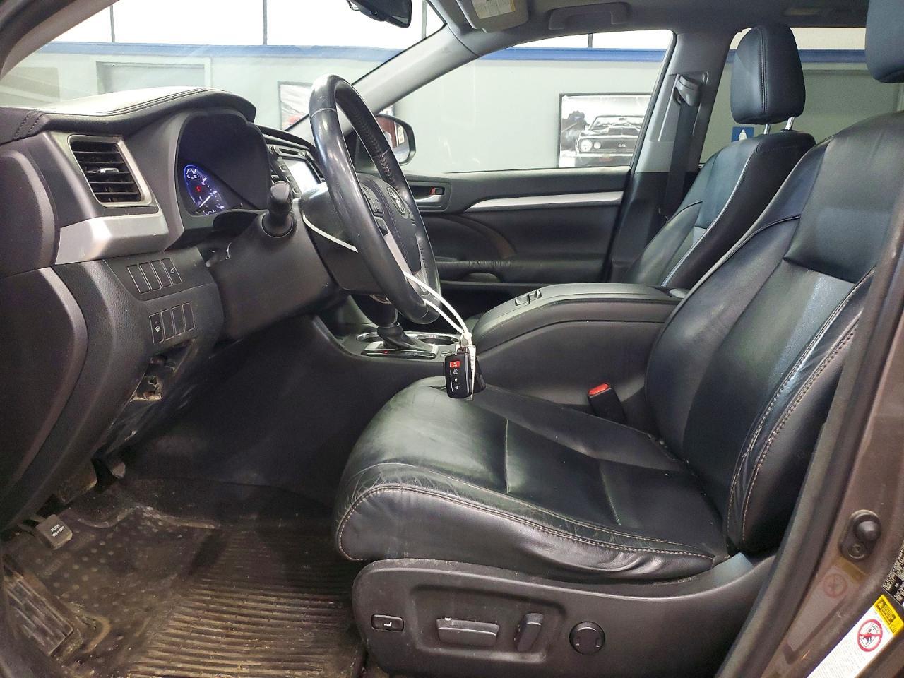 2016 TOYOTA HIGHLANDER XLE — Фото 7 из 13