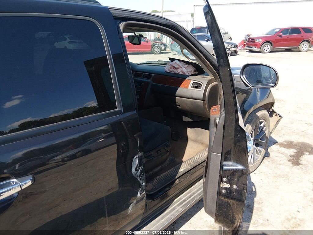 1GNSKAE07BR309102 2011 CHEVROLET TAHOE photo no. 5