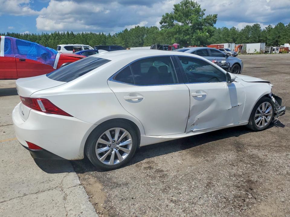 JTHBA1D23G5008323 2016 LEXUS IS photo no. 3