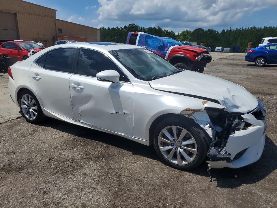 JTHBA1D23G5008323 2016 LEXUS IS photo no. 4