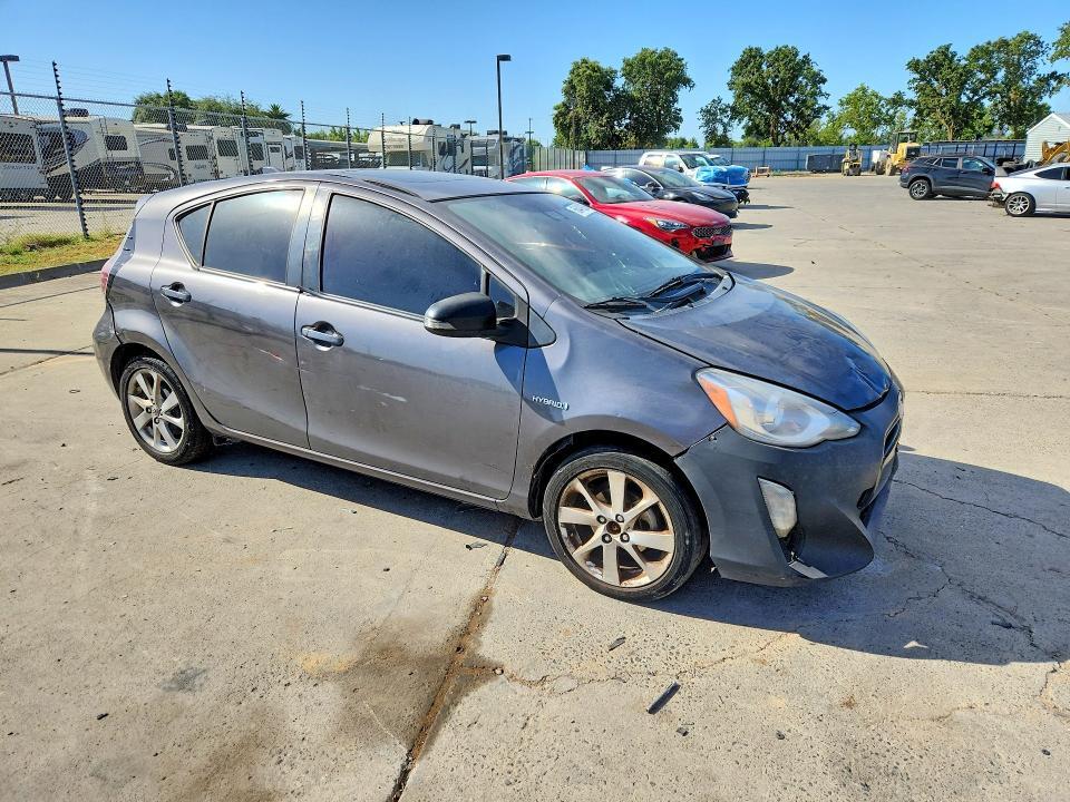 2016 TOYOTA PRIUS C FOUR — Фото 4 из 12
