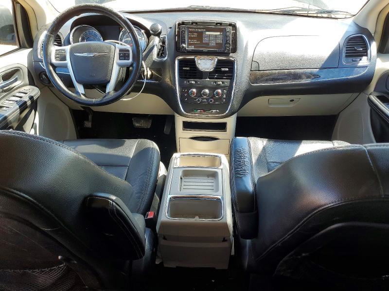 2015 CHRYSLER TOWN & COUNTRY LX — Фото 8 из 13