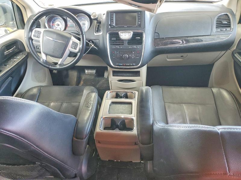 2015 CHRYSLER TOWN & COUNTRY TOURING — Фото 8 из 13