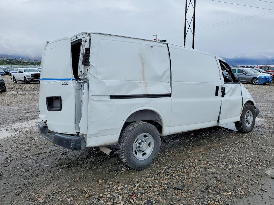 1GCWGFCG3F1240437 2015 CHEVROLET EXPRESS 2500 photo no. 3