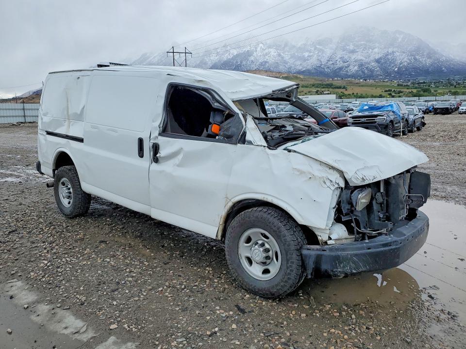 1GCWGFCG3F1240437 2015 CHEVROLET EXPRESS 2500 photo no. 4