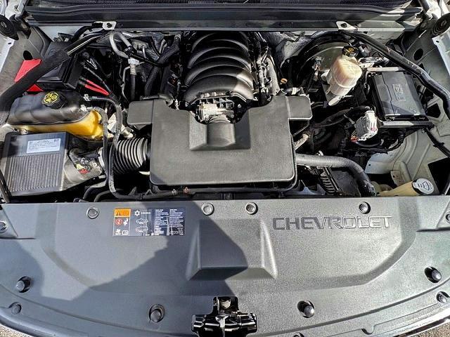 2015 CHEVROLET SUBURBAN C1500 LT — Фото 14 из 15