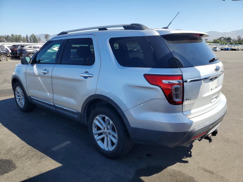 2015 FORD EXPLORER XLT — Фото 2 из 13