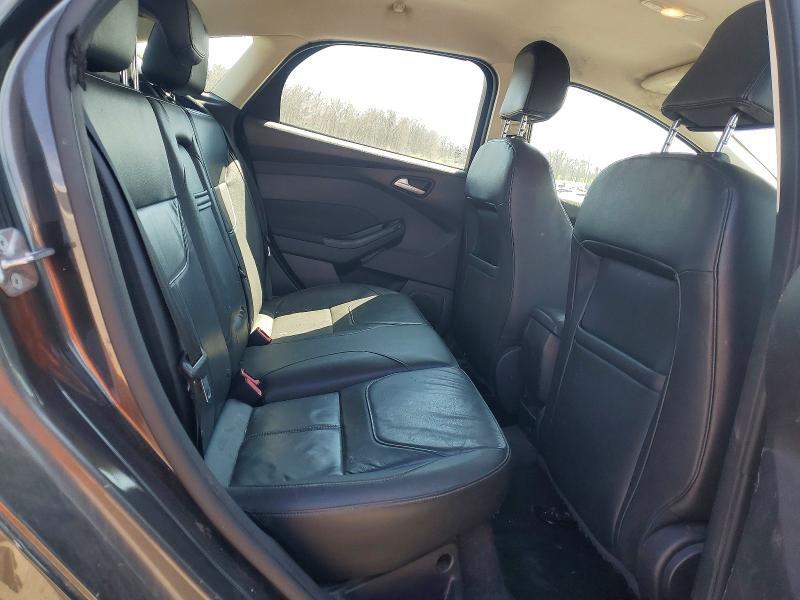 1FADP3K25FL273686 2015 FORD FOCUS photo no. 10