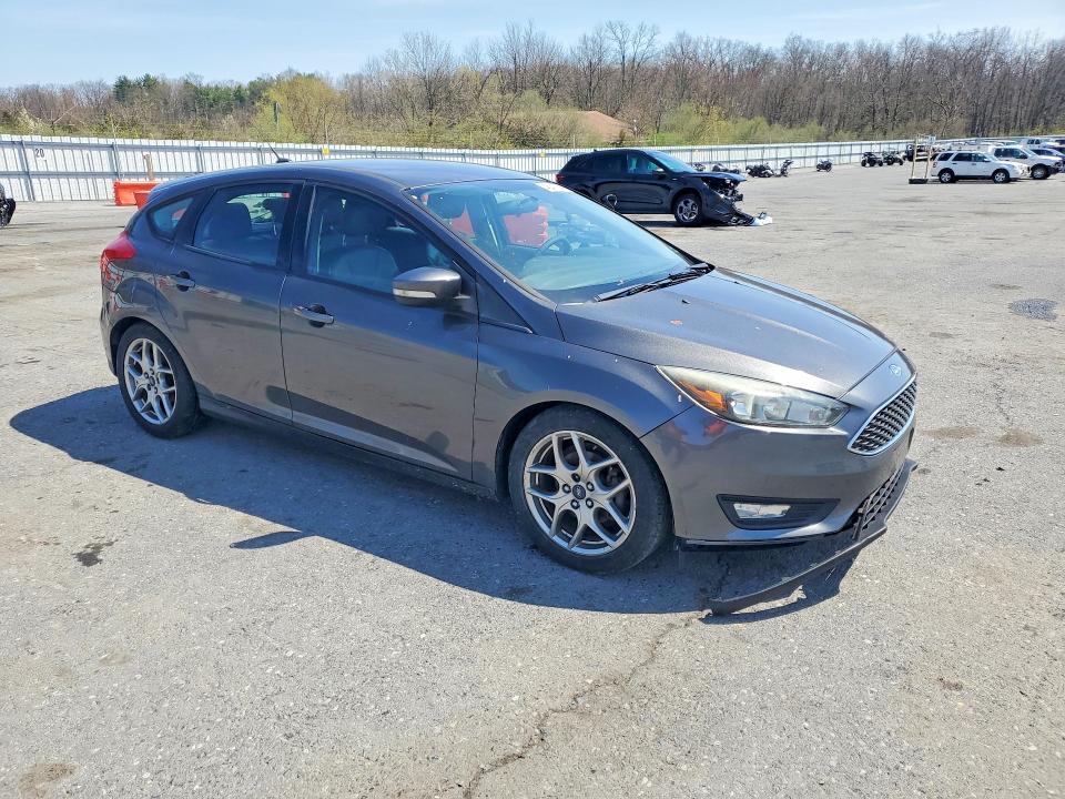1FADP3K25FL273686 2015 FORD FOCUS photo no. 4