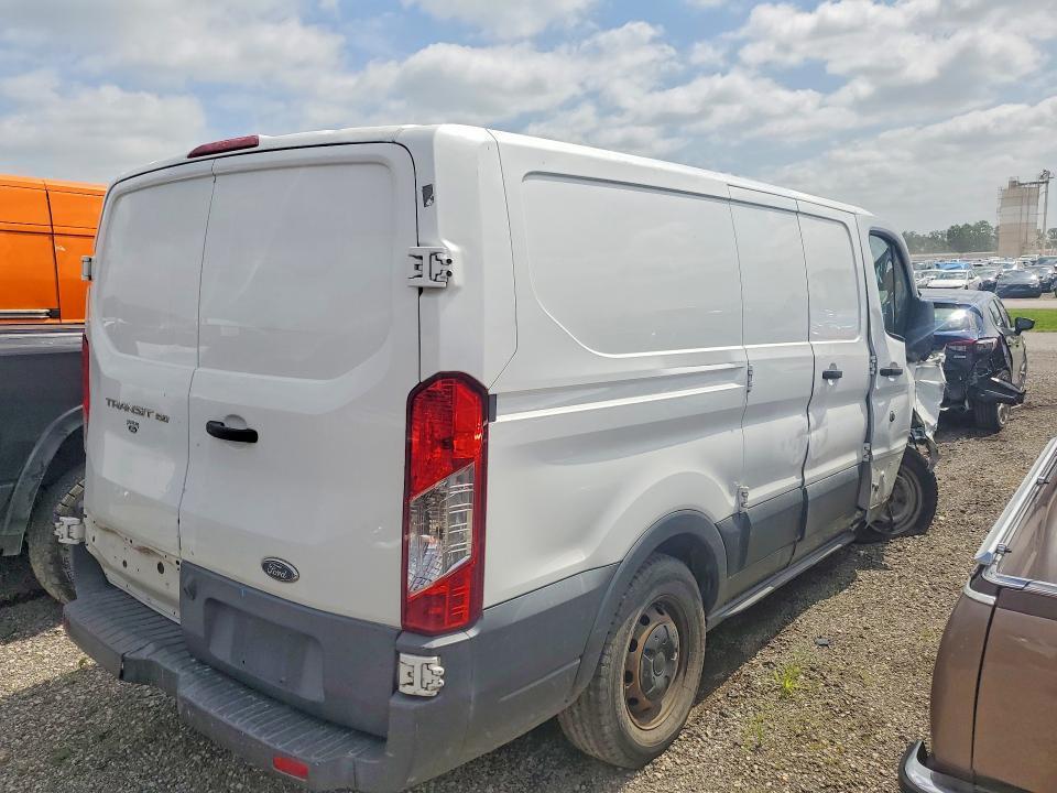 2015 FORD TRANSIT T-150 — Фото 3 из 14