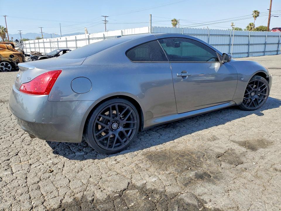 2015 INFINITI Q60 COUPE JOURNEY — Фото 3 из 12