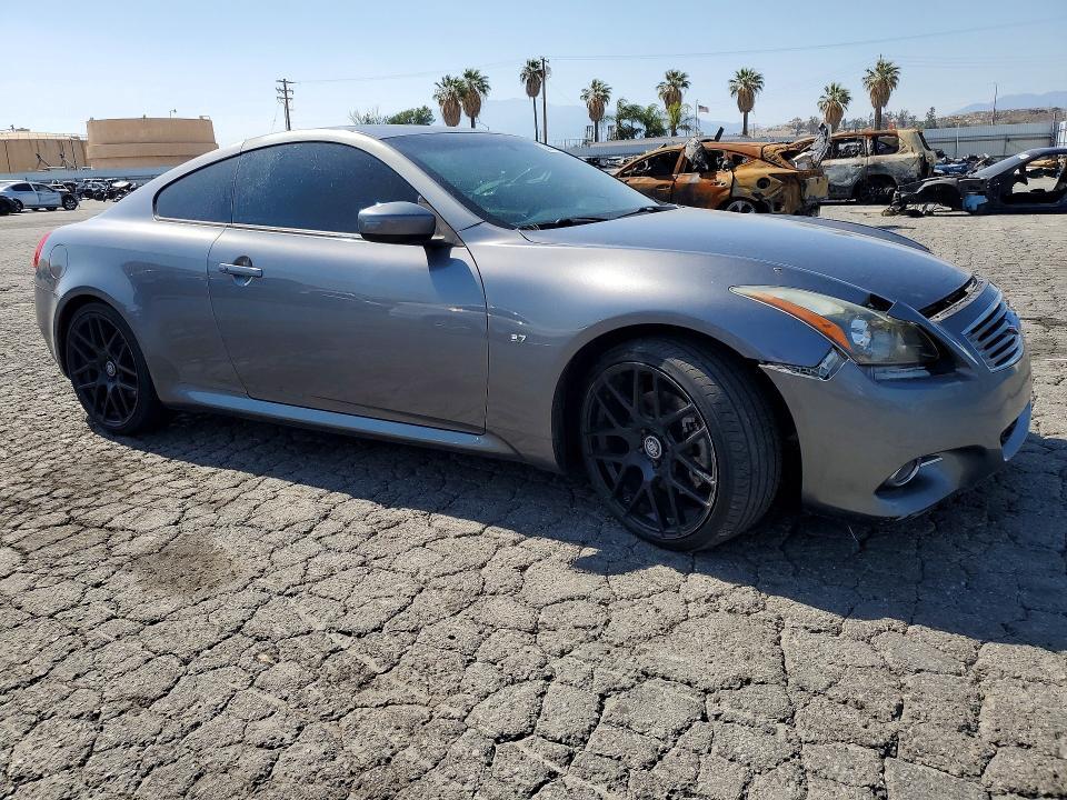2015 INFINITI Q60 COUPE JOURNEY — Фото 4 из 12