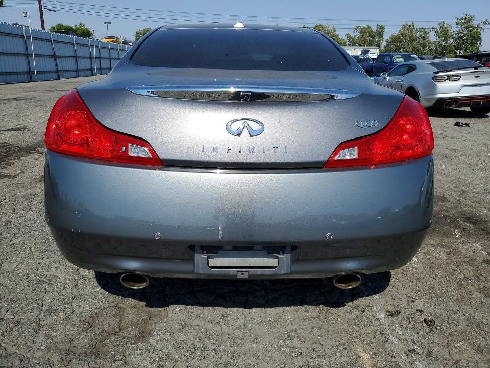 2015 INFINITI Q60 COUPE JOURNEY — Фото 6 из 12
