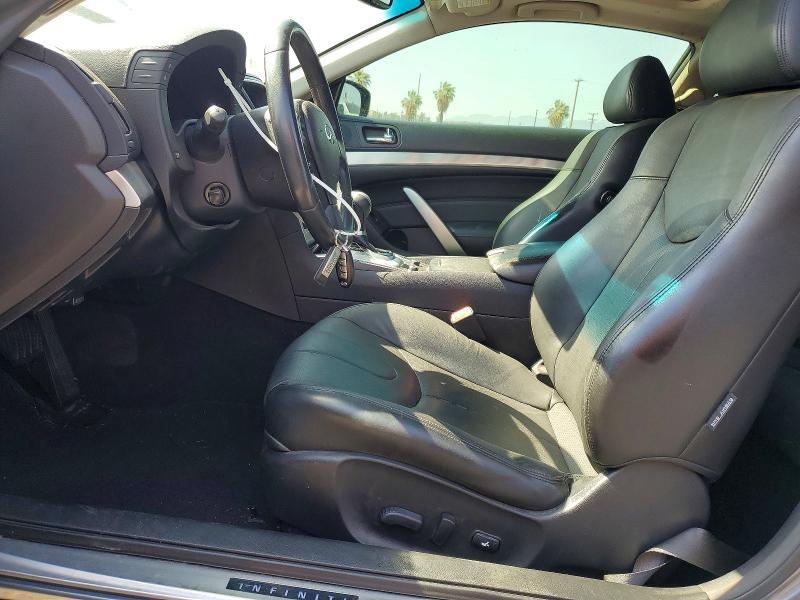 2015 INFINITI Q60 COUPE JOURNEY — Фото 7 из 12